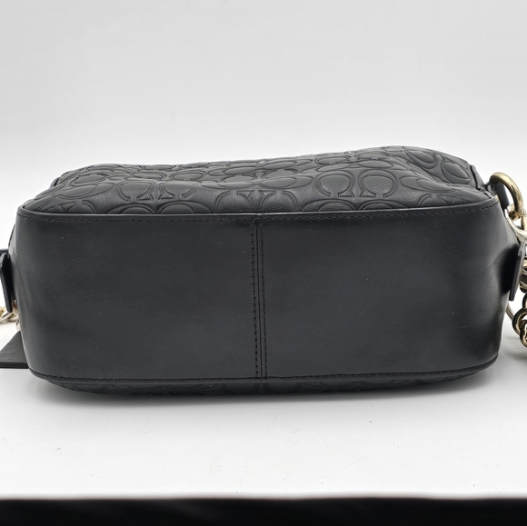 Coach Camera Bag w/ Signature Embossed Leather in Black, EUC - Picture 4 of 15